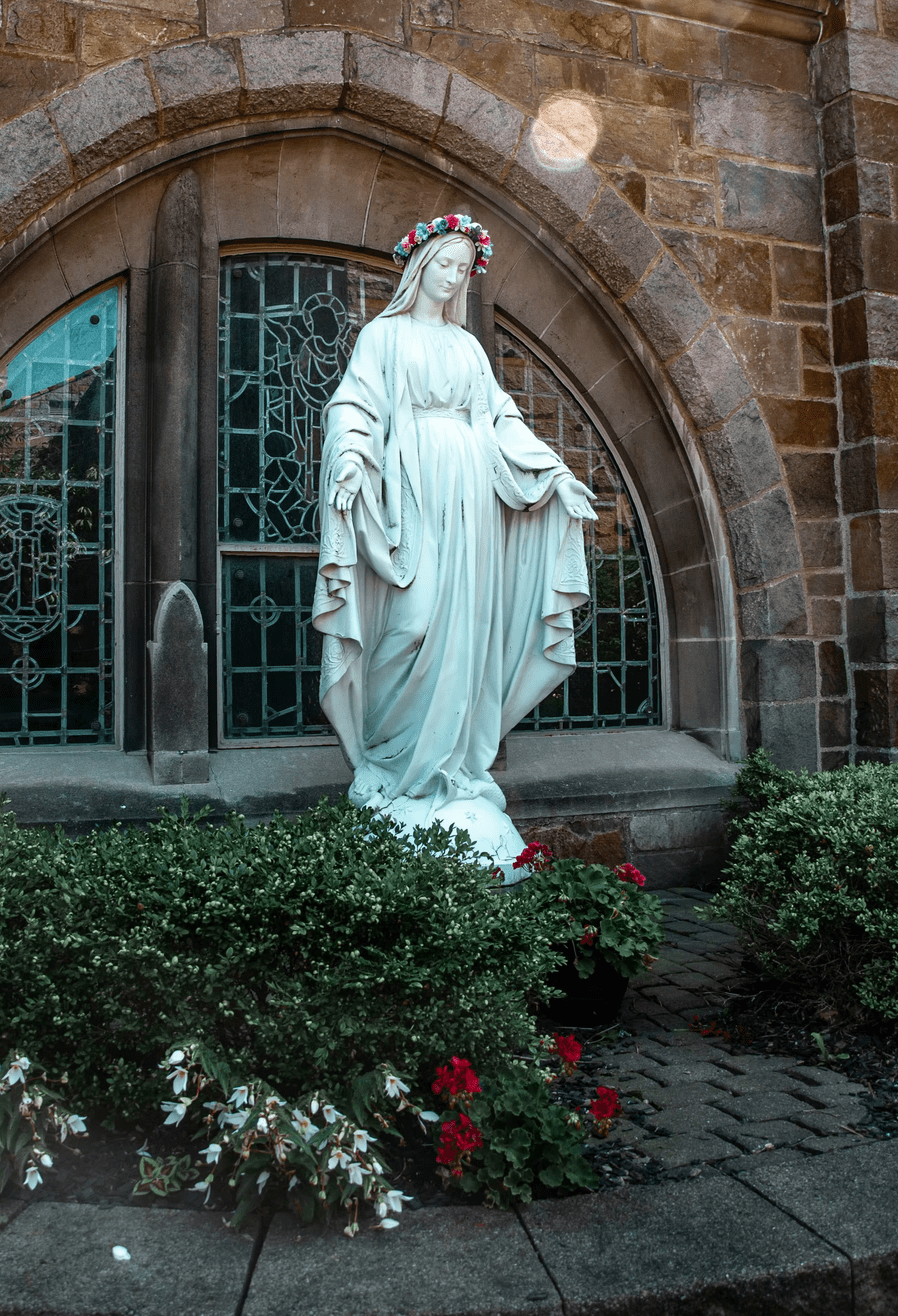 Mirroring Mary | Finding Humility and Grace in&nbsp;Adoration