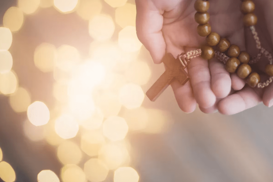 Creative Ways to Pray the Rosary in a Busy&nbsp;Life